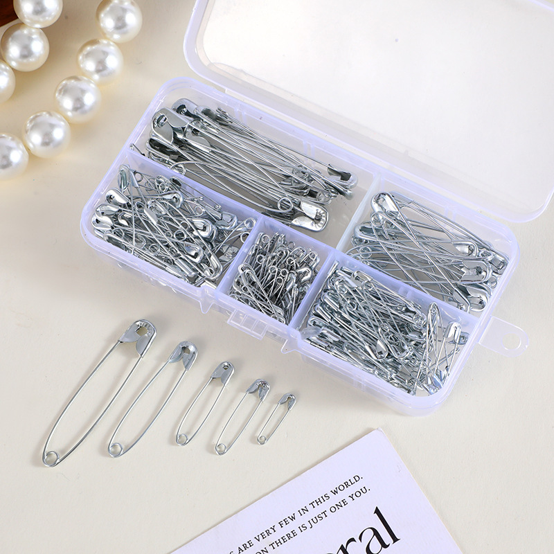 Silver Safety Pins Kit With St - Craft Embellishment Storage recension och pris