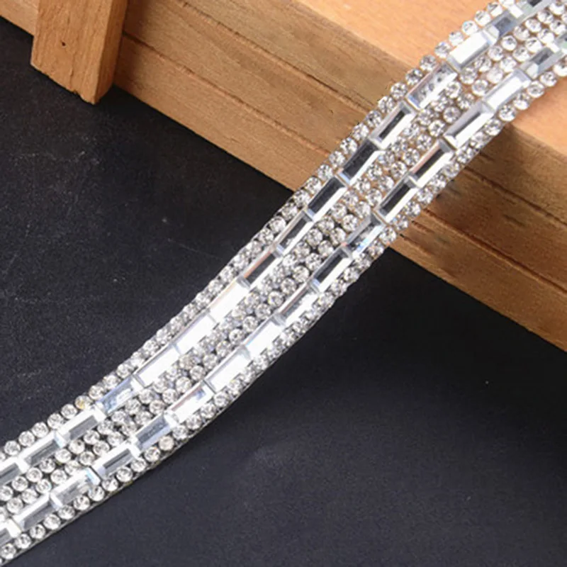 1 Yard Sewing Trim Motif Hot F - Sew On Rhinestone recension och pris